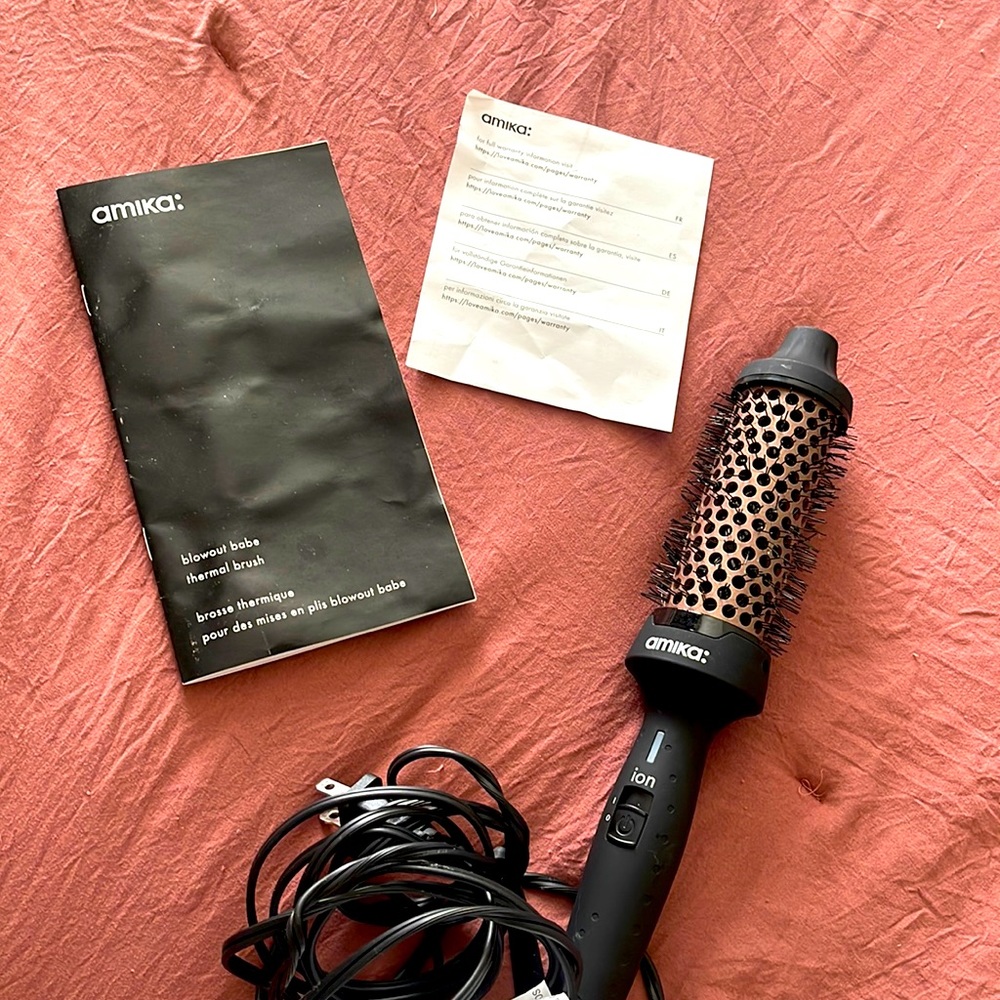 Amika Blowout Babe Thermal Brush
